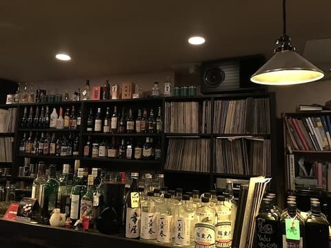 お酒とコーヒーと音楽の店・楽屋