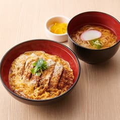とくとく 錦秋湖SA 上下線集約店 2