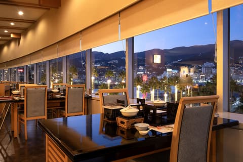 割烹レストラン 紅梅亭