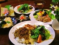 砂や安島 季節料理 三国 2