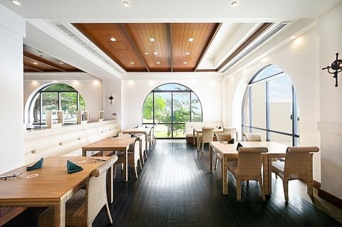 カジュアルブッフェ ハナハナ