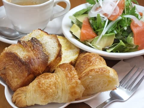 新橋ベーカリープラスカフェ