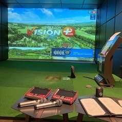 ゴルフバー　スカイカントリークラブ天神警固店 2