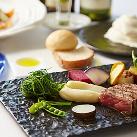 R1 TOKYO アールワントーキョー Bar&Restaurant