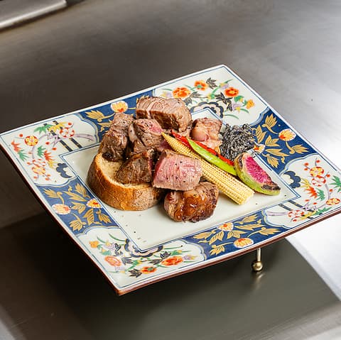 和牛と鉄板ビーフステーキニューカルネ