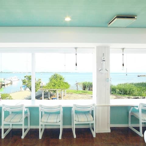 アールカフェアットマリーナ