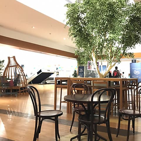 MOA cafe 東京インテリア家具 大阪本店