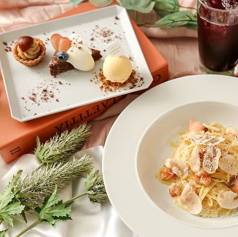 bistrocafe THE FLOWER TABLE