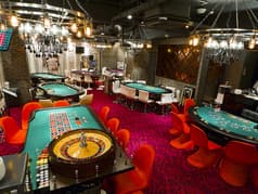 アミューズメントカジノ　ジクー（JiQoo）　伊勢佐木長者町店 2