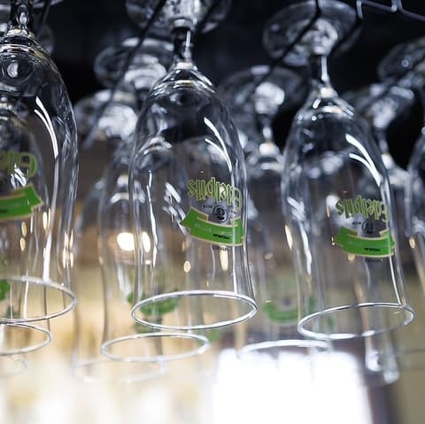 SLOTH PUB & RESTAURANT MASKZ スロース パブ アンド レストラン マスクズ