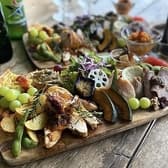 アンティークカフェ faim de loup ファンデル 3