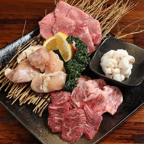 ヤキニクコトラ