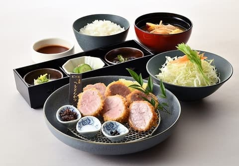 とんかつ KYK なんばシティ店