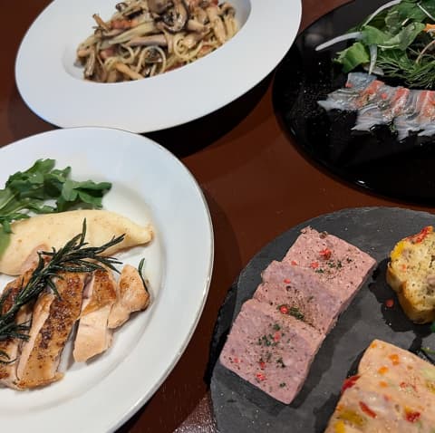 Wine & Sake bar BEBIDA