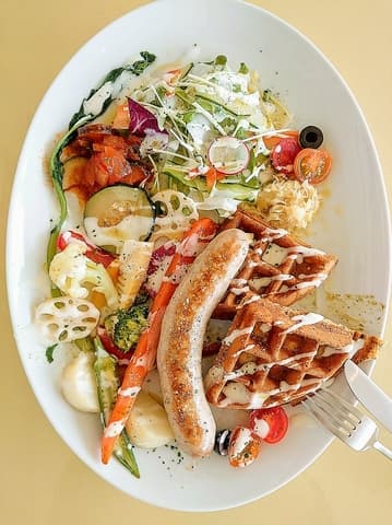 水辺に佇むワッフル専門店 emile