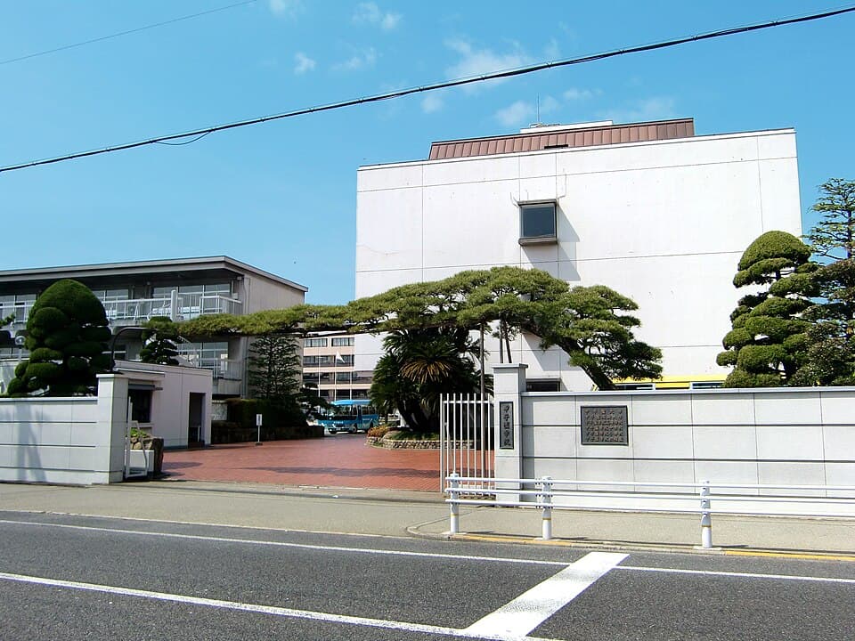 甲子園短期大学