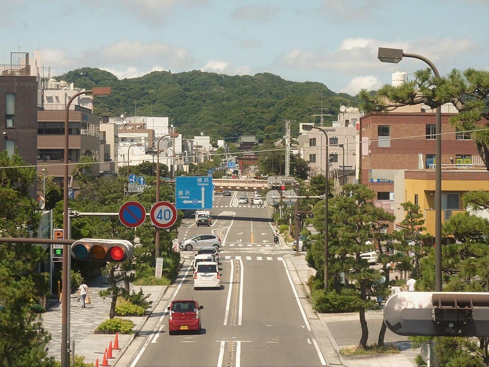 鎌倉若宮大路のアンティークショップ