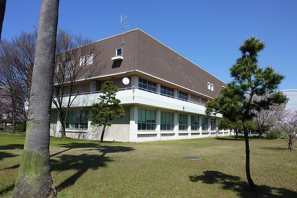 産業技術短期大学