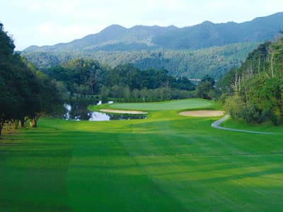 山口レインボーヒルズ豊田湖ゴルフクラブ