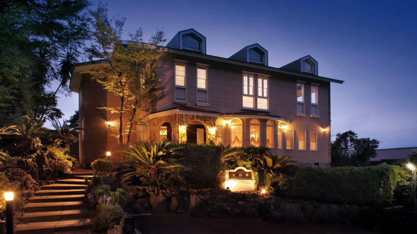 伊豆高原 全室露天風呂付客室1日2組の宿 花彩亭(はないろてい)