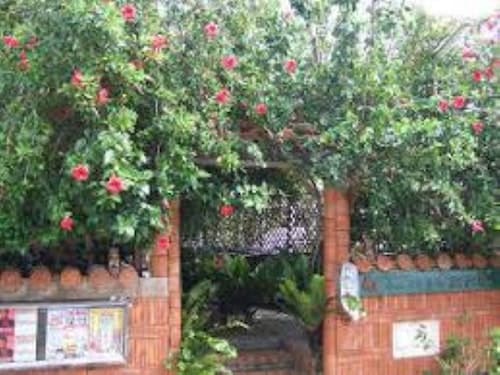 民宿糸満ガリガリーおおしろ ^