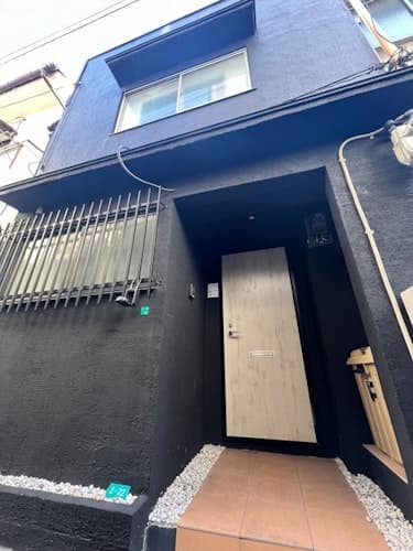 【緑橋駅から徒歩5分】大阪城アクセス良好、吹き抜け一戸建て物件/民泊