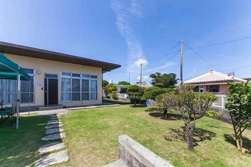 ガジュマルの庭〜itoman/民泊