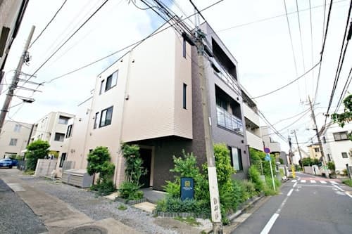 築浅デザイナーズ!新宿まで12分!渋谷、下北沢にも好アクセス!赤ちゃん大歓迎!光wi-fi有 ^