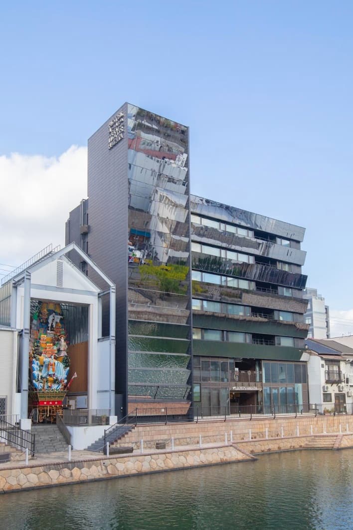 ロイズ博多 LLOYD's HAKATA