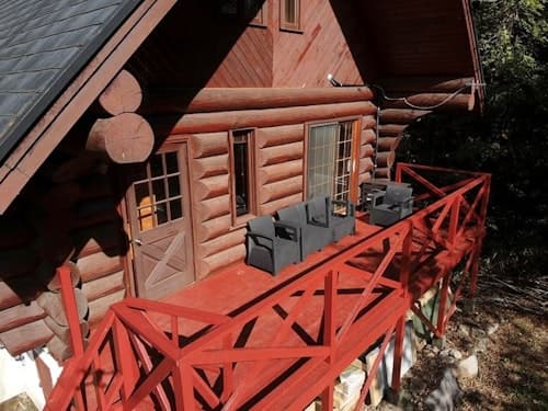 【Prime勝沼】森の中のプライベートログハウス|緑に包まれてBBQを楽しむ癒しの空間/民泊