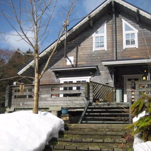 北欧の本格ログハウス フォレストリア用瀬