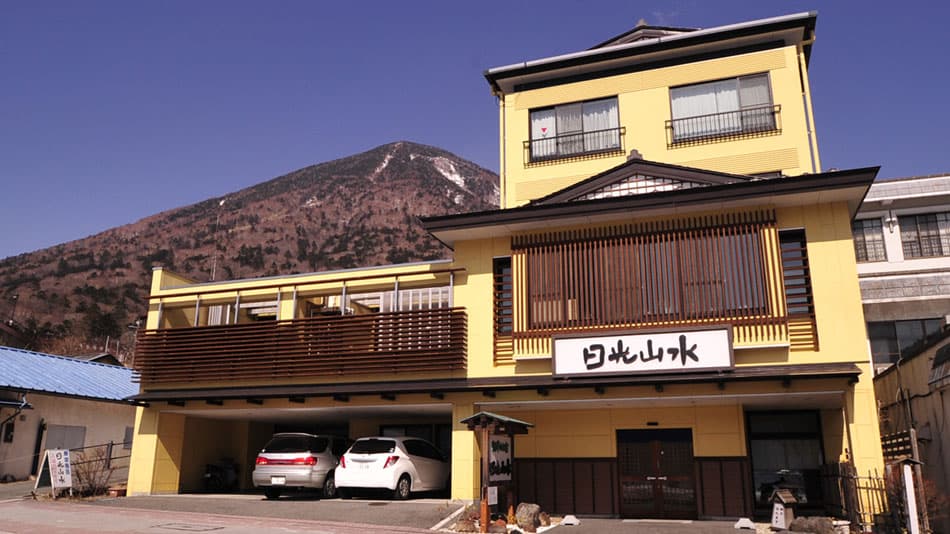 中禅寺温泉 湖畔の見える露天風呂 日光山水