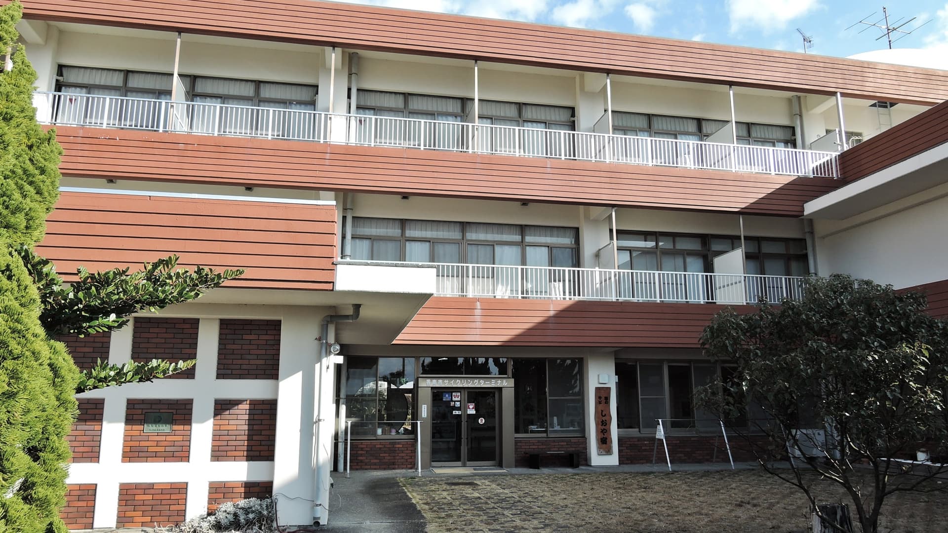 香南市サイクリングターミナル 海のやどしおや宿