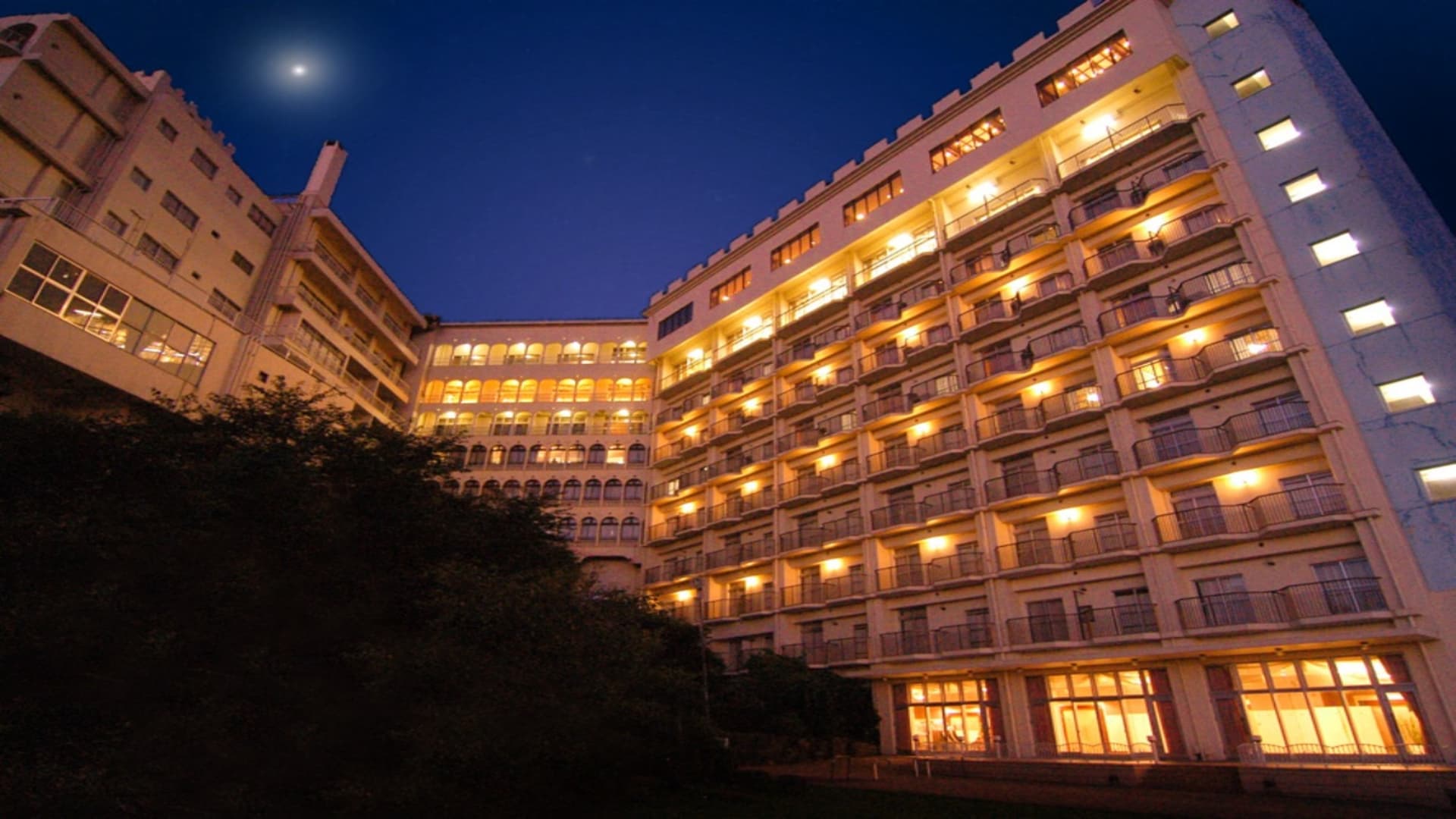 矢太樓・矢太樓南館 世界新三大夜景の煌めきを一望できる宿