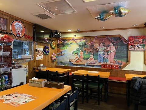 タイ料理とカラオケ クンヤーイ