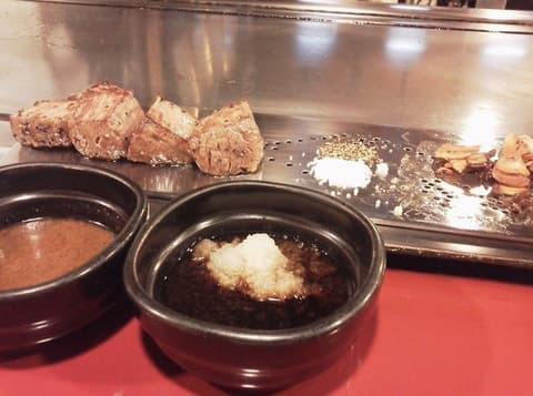 ステーキハウス かも川