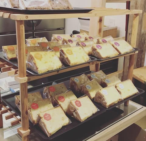 米粉シフォンケーキ専門店 YAMAZAKURA