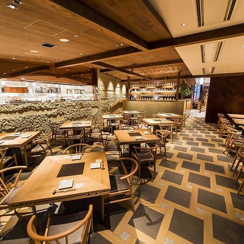 Dynamic Kitchen & Bar 響 中之島フェスティバルプラザ店