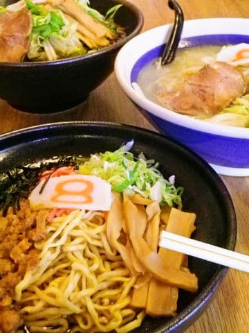 8番らーめん 中川原店