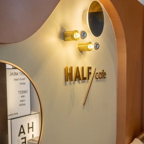 HALF cafe