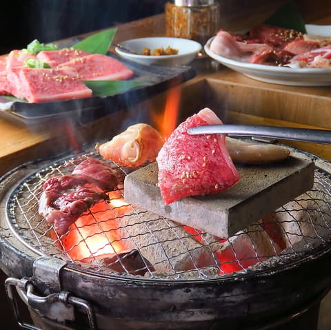 溶岩 炭火焼肉 認 Mitomu