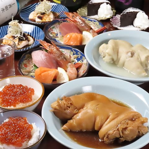 札幌 煮こみ豚足と本まぐろえーす