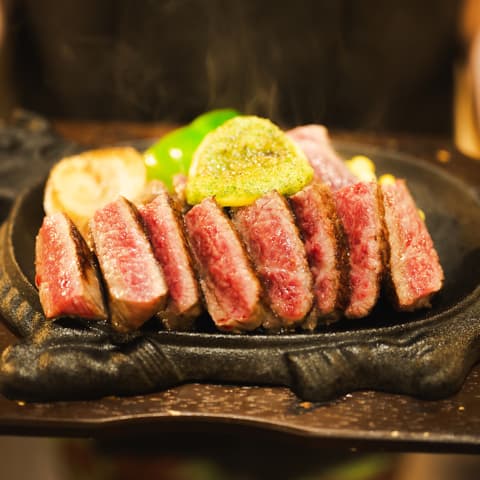 ステーキ&カフェ人生意気に感ず