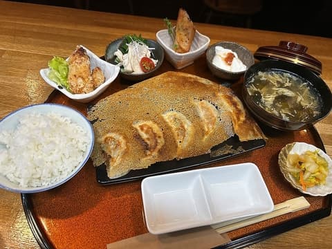 餃子工房包み庵