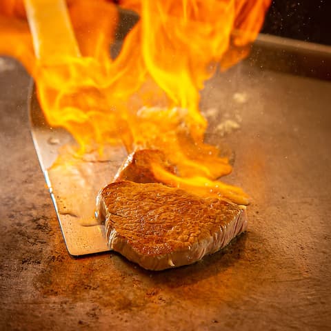 鉄板ステーキ 采、彩、