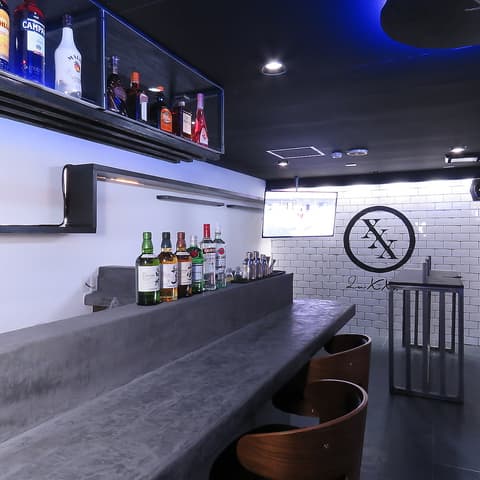 LU‐XXX ラックス 片町店