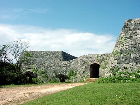 読谷村座喜味城跡